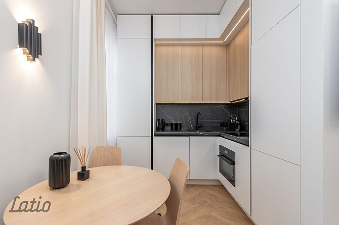 Lielisks 3 istabu dzīvoklis, 76  kv.m, 2/5 st., pirmskara laika māja, jauns lifts, gaumīgi iekārtots Рига - изображение 4