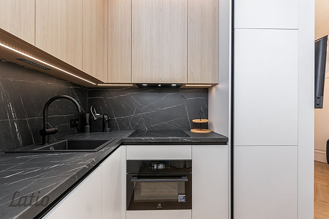 Lielisks 3 istabu dzīvoklis, 76  kv.m, 2/5 st., pirmskara laika māja, jauns lifts, gaumīgi iekārtots Рига - изображение 3