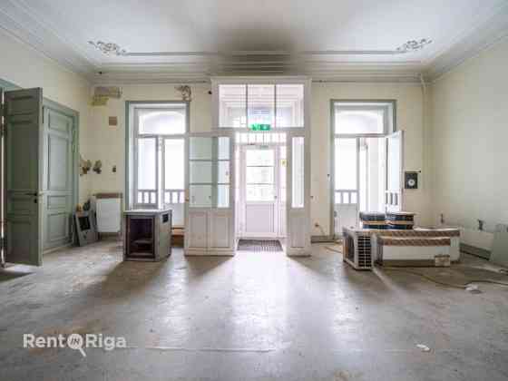 Сдаются в аренду коммерческие помещения в доме в стиле модерн в центре города!  В Rīga