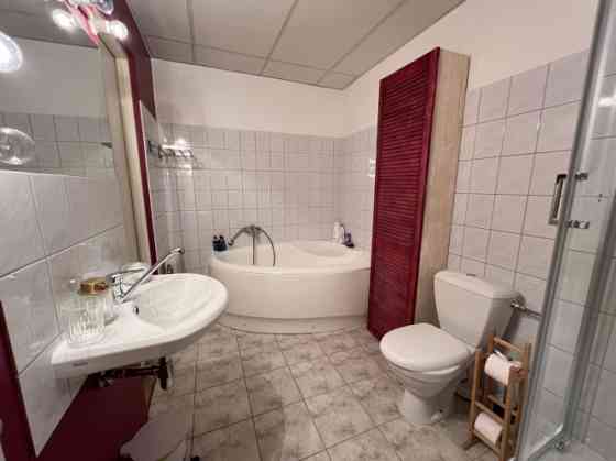 Квартира с собственным двором доступна для долгосрочной аренды!  3-комнатная Рига