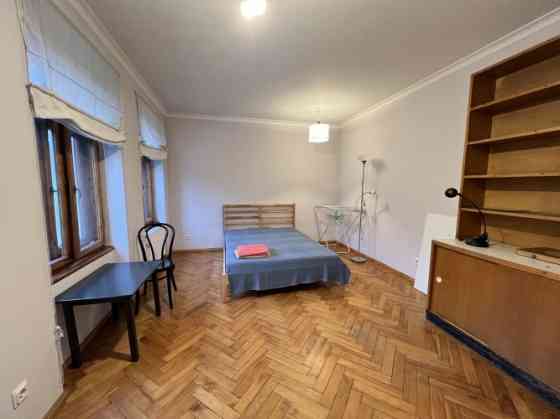 Квартира с собственным двором доступна для долгосрочной аренды!  3-комнатная Рига