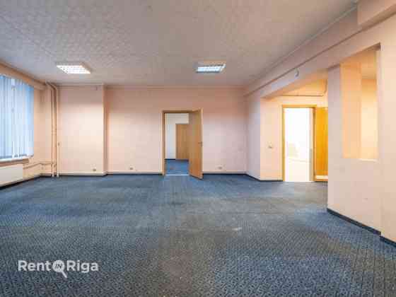 Офис с складскими помещениями на первом этаже с отдельным входом с первого этажа. Rīga