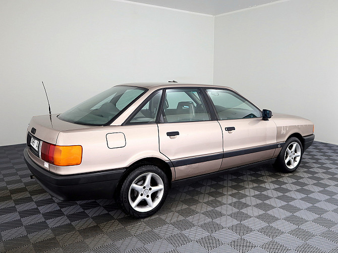 Audi 80 Classic 1.8 66kW Таллин - изображение 3