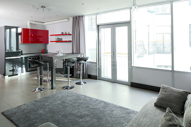 Pagalma māja, renovēta māja, labiekārtota apzaļumota teritorija, slēgts pagalms, iespēja Rīga - foto 16