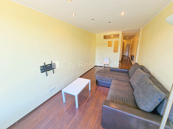 Земля в собственности, дом во дворе, кирпичные стены, благоустроенная Рига - изображение 9