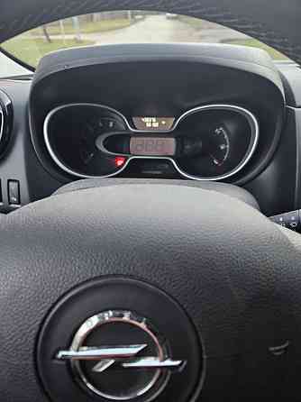 Garā bāze ar ietilpīgu bagāžnieku. 9(8+1) sēdvietas. Kopts un labi uzturēts Opel Vivaro. Visas... Rīga