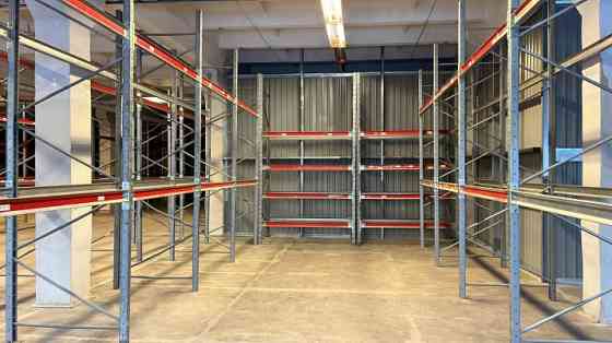 Предлагаются просторные и в отличном состоянии складские помещения общей Рига