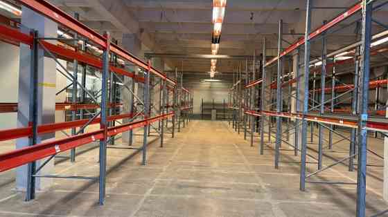 Предлагаются просторные и в отличном состоянии складские помещения общей Рига