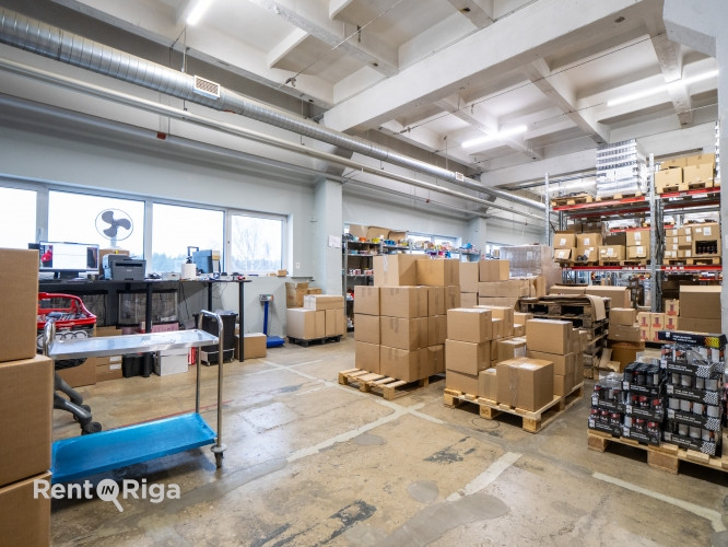 Iznomā noliktavas telpas.  Tiek piedāvātas plašas un ļoti labā stāvoklī esošas noliktavas Rīga - foto 14