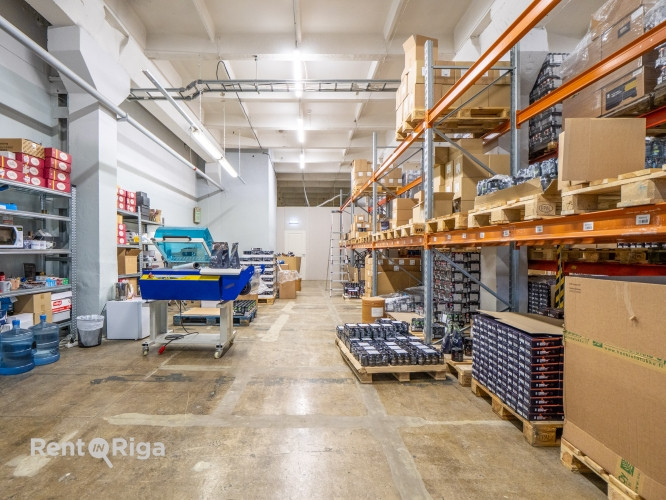 Iznomā noliktavas telpas.  Tiek piedāvātas plašas un ļoti labā stāvoklī esošas noliktavas Rīga - foto 15