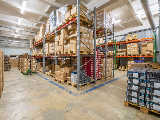 Iznomā noliktavas telpas.  Tiek piedāvātas plašas un ļoti labā stāvoklī esošas noliktavas Rīga - foto 13