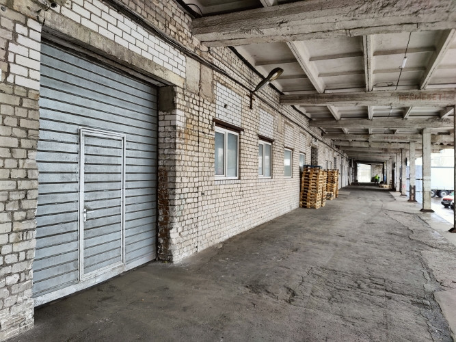 Sausas noliktavas telpas ar rampu.  Noliktava labā stāvoklī. Ēka renovēta, jauni elektrības vadi, lī Рига - изображение 5