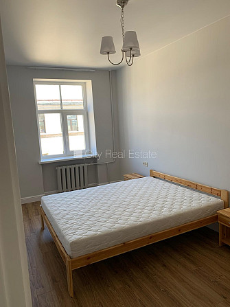 Pagalma ēka, renovēta māja, slēgts pagalms, ieeja no ielas un pagalma, kāpņu telpa pēc Rīga - foto 18