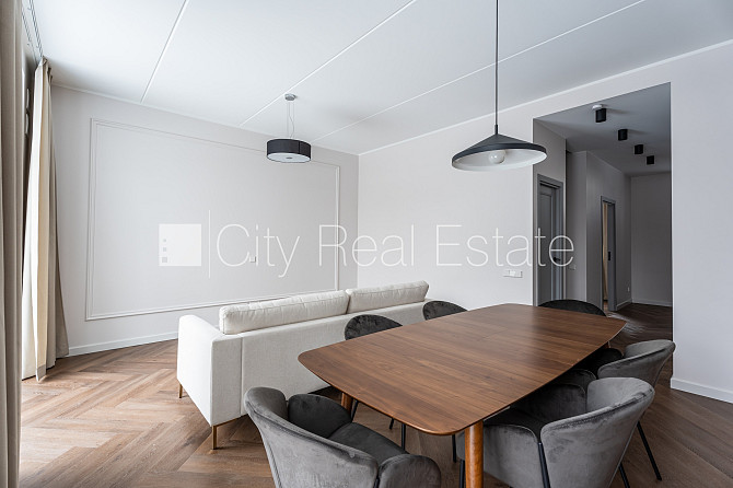 Jaunceltne, pagalma ēka, labiekārtots apzaļumots pagalms, iežogota teritorija, vieta Rīga - foto 15