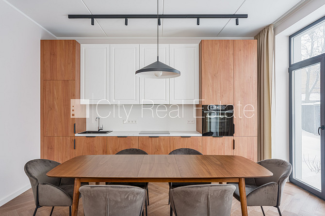 Jaunceltne, pagalma ēka, labiekārtots apzaļumots pagalms, iežogota teritorija, vieta Rīga - foto 12