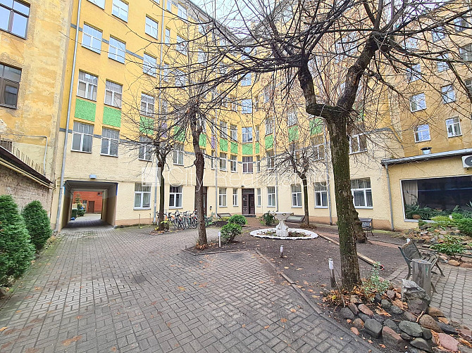 Fasādes māja, renovēta māja, slēgts pagalms, ieeja no ielas un pagalma, ir lifts, kāpņu Rīga - foto 7