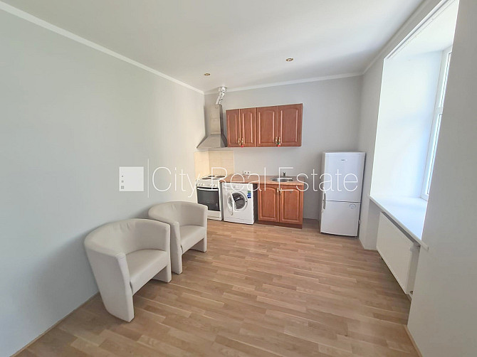 Fasādes māja, renovēta māja, vieta automašīnai, ieeja no ielas un pagalma, logi vērsti Rīga - foto 4