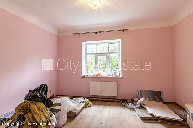 Частный дом, фасадный дом, реновированный дом, закрытый двор, территория обнесена Рига - изображение 10