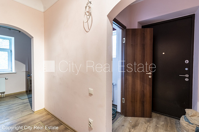 Частный дом, фасадный дом, реновированный дом, закрытый двор, территория обнесена Рига - изображение 17