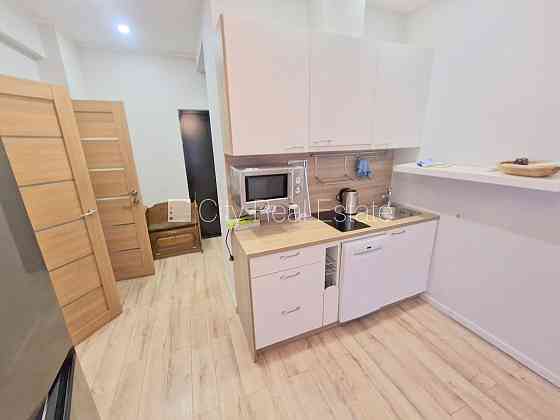 Дом во дворе, закрытый двор, вход со двора, мансарда, окна выходят во двор, студио, Rīga