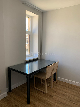 Šo dzīvokli izīrē pa diennaktīm (īstermiņa īre), īres cena sludinājumā norādīta par Rīga - foto 3