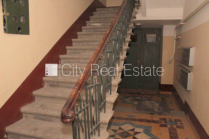 Renovēta māja, labiekārtots apzaļumots pagalms, ieeja no ielas, ir lifts, kāpņu telpa pēc Rīga - foto 20