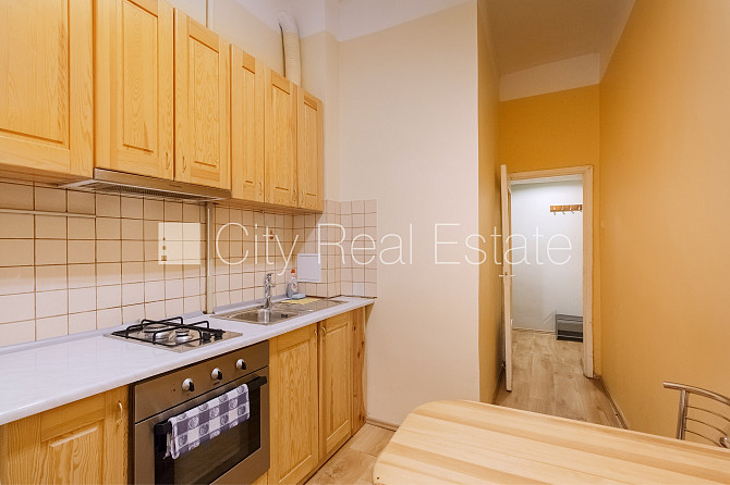 Pagalma ēka, labiekārtota apzaļumota teritorija, slēgts pagalms, teritorijas iebrauktuves Rīga - foto 16