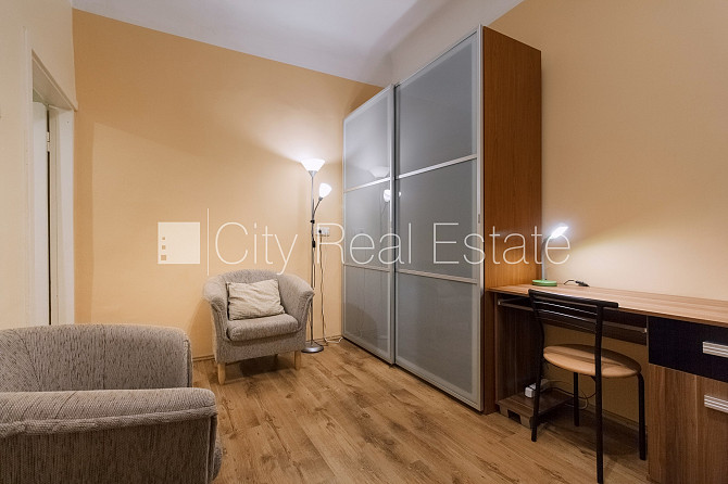 Pagalma ēka, labiekārtota apzaļumota teritorija, slēgts pagalms, teritorijas iebrauktuves Rīga - foto 7