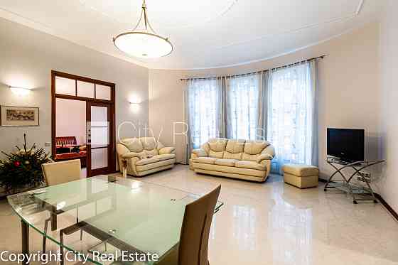 Земля в собственности, фасадный дом, реновированный дом, подъездная дорога Рига