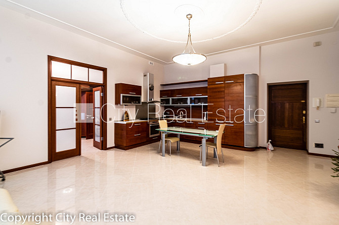 Zeme īpašumā, fasādes māja, renovēta māja, bruģēts piebraucamais ceļš, slēgts pagalms, Rīga - foto 4