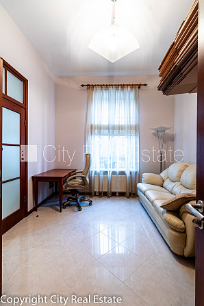 Zeme īpašumā, fasādes māja, renovēta māja, bruģēts piebraucamais ceļš, slēgts pagalms, Rīga - foto 13