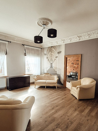 Fasādes māja, slēgts pagalms, ieeja no ielas, logi vērsti mājas abās pusēs, istabas Rīga - foto 8