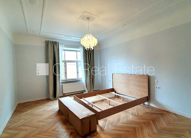 Фасадный дом, благоустроенная озеленённая территория, подъездная дорога покрыта Рига - изображение 16