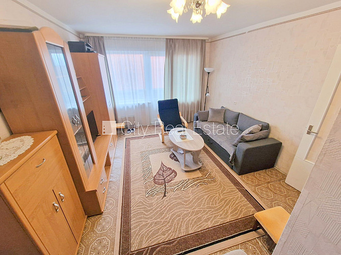 Zeme īpašumā, fasādes māja, ieeja no ielas, ir lifts, lodžija, logi vērsti uz pagalma pusi, Rīga - foto 11