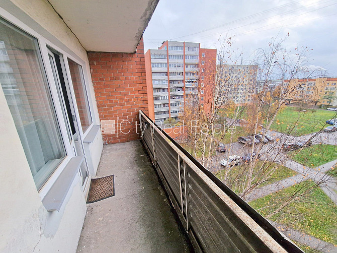 Zeme īpašumā, fasādes māja, ieeja no ielas, ir lifts, lodžija, logi vērsti uz pagalma pusi, Rīga - foto 16