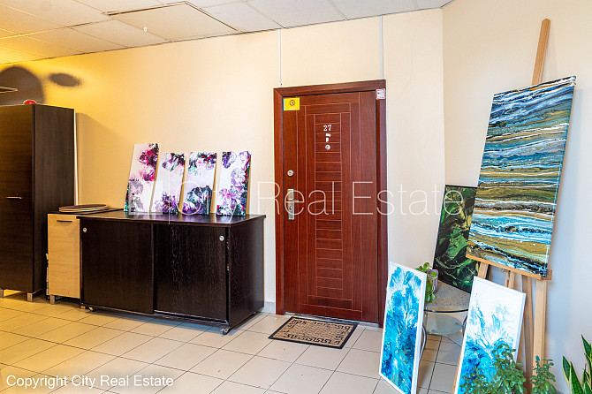 Pagalma ēka, bruģēts piebraucamais ceļš, slēgts pagalms, ieeja no pagalma, mansards, ir Rīga - foto 8