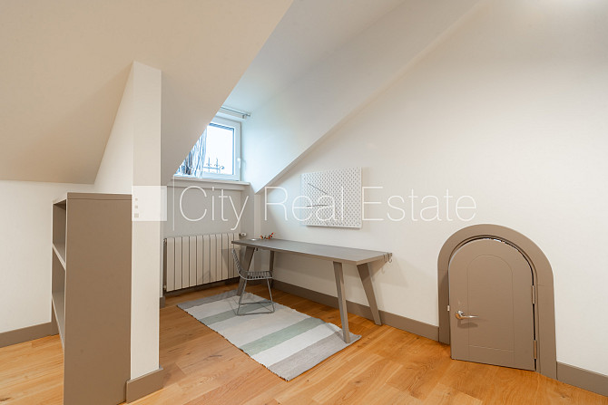 Fasādes māja, renovēta māja, slēgts pagalms, ieeja no ielas, ir lifts, kāpņu telpa pēc Rīga - foto 16