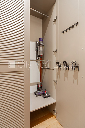 Fasādes māja, renovēta māja, slēgts pagalms, ieeja no ielas, ir lifts, kāpņu telpa pēc Rīga - foto 20