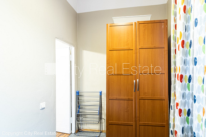 Реновированный дом, окна выходят во двор, количество спален 4 шт., изолированные Рига - изображение 17