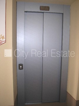 Фасадный дом, реновированный дом, место для машины, охраняемая автостоянка, Рига - изображение 20