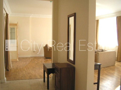 Фасадный дом, реновированный дом, место для машины, охраняемая автостоянка, Рига - изображение 8