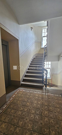 Фасадный дом, реновированный дом, закрытый двор, место для машины, вход с улицы и Рига - изображение 19