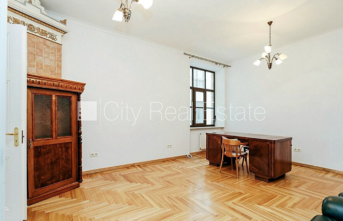 Zeme īpašumā, fasādes māja, renovēta māja, mainīts Jumta segums, viena kvadrātmetra Rīga - foto 14