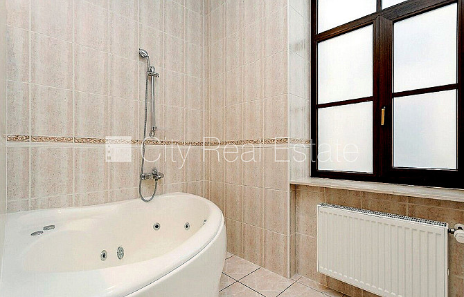 Zeme īpašumā, fasādes māja, renovēta māja, mainīts Jumta segums, viena kvadrātmetra Rīga - foto 17