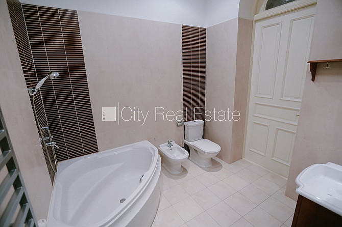 Fasādes māja, renovēta māja, ķieģeļu mūra sienas, fasāde ar dekoratīvo apmetumu, Rīga - foto 14