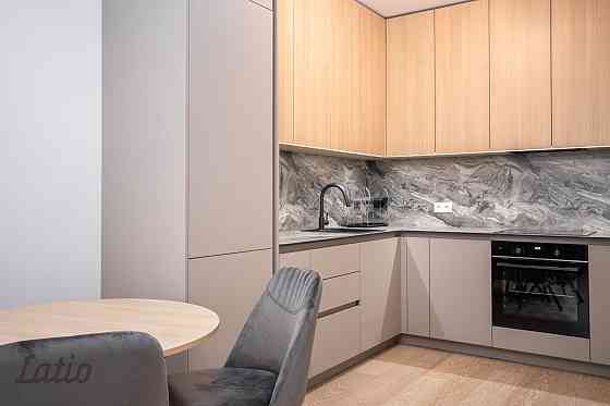 Lielisks 2 istabu dzīvoklis jaunā un skaistā projektā, 52 kv.m, 3/6 st., plašs balkons no abām istab Rīga