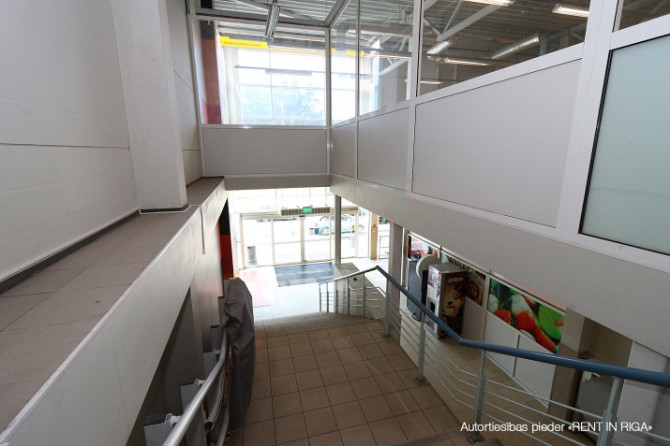 Tiek piedāvātas plašas komercplatības virs veikala MAXIMA stratēģiski izdevīgā un aktīvā Rīga - foto 6