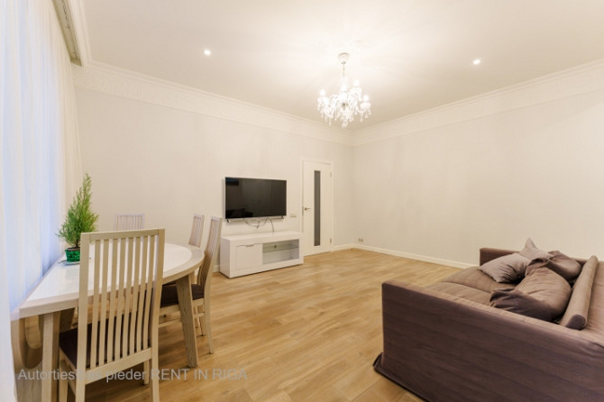 Элегантная и просторная 3-комнатная квартира "Упиша Пасажа"  Она расположена в Рига - изображение 1