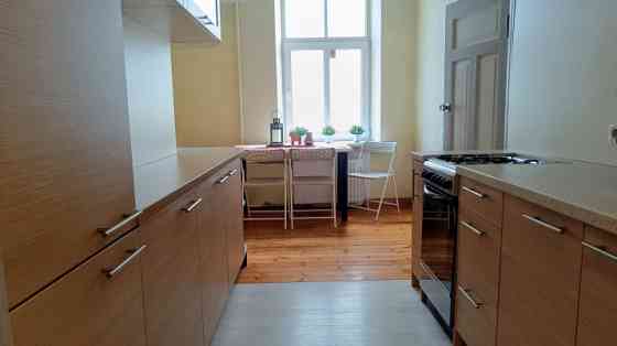 Просторная квартира в самом сердце Риги!   Сдаётся элегантная и полностью Рига