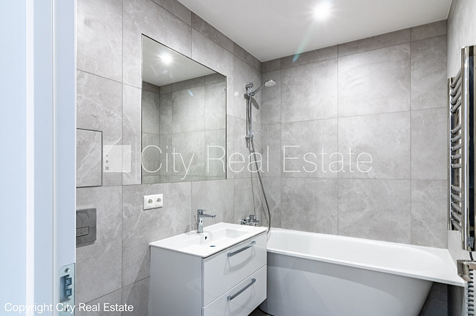 Restaurēta māja, fasāde ar koka apdari, energo efektīva māja, labiekārtots apzaļumots Rīga - foto 7